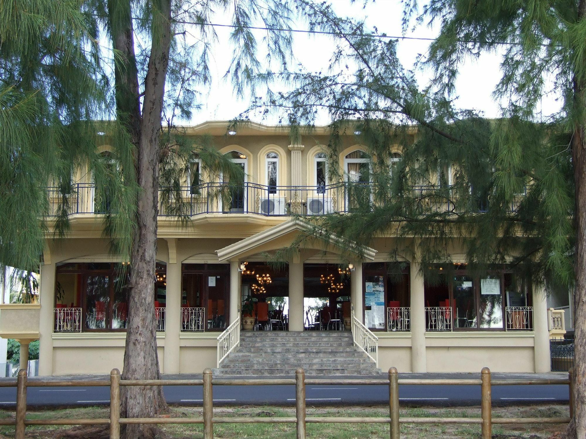Hotel White Shell Lounge And Restaurant Flic-en-Flacq Exterior foto